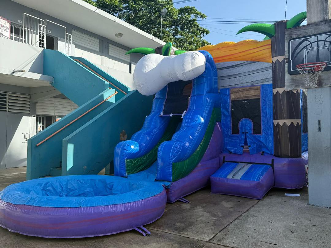 Castillo Tropical con chorrera frontal